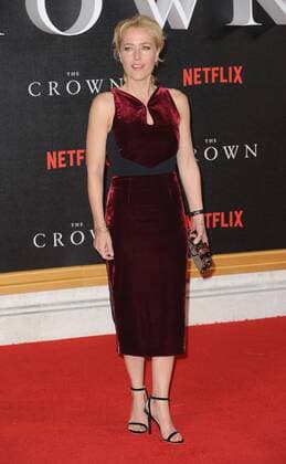 November 1, 2016 - London, England, United Kingdom - Gillian Anderson attends the world premiere of The Crown at Odeon Leciester Square. London United Kingdom - ZUMAs147 20161101_zap_s147_064