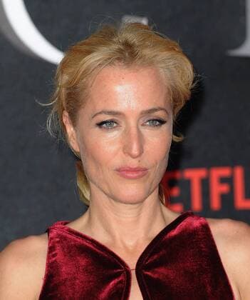 November 1, 2016 - London, England, United Kingdom - Gillian Anderson attends the world premiere of The Crown at Odeon Leciester Square. London United Kingdom - ZUMAs147 20161101_zap_s147_061