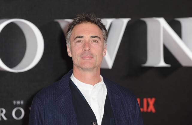 November 1, 2016 - London, England, United Kingdom - Greg Wise attends the world premiere of The Crown at Odeon Leciester Square. London United Kingdom - ZUMAs147 20161101_zap_s147_033