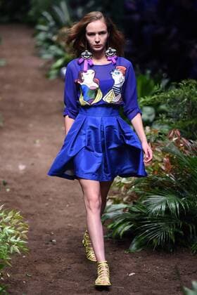 October 31, 2016 - Beijing, Beijing, China - Beijing,CHINA-October 31st 2016: (EDITORIAL USE ONLY. CHINA OUT) A model presents a creation from Fiona Chen Exclusive collection during China Fashion Week in Beijing on October 31st, 2016. Beijing China  - ZUMAs145 20161031_zaa_s145_238