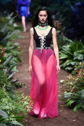 October 31, 2016 - Beijing, Beijing, China - Beijing,CHINA-October 31st 2016: (EDITORIAL USE ONLY. CHINA OUT) A model presents a creation from Fiona Chen Exclusive collection during China Fashion Week in Beijing on October 31st, 2016. Beijing China  - ZUMAs145 20161031_zaa_s145_239