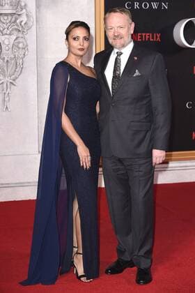Allegra Riggio mit Ehemann Jared Harris bei der Weltpremiere der Netflix TV-Serie The Crown im Odeon Leicester Square. London, 01.11.2016 Allegra Riggio, Jared Harris  Foto:xS.xVasx xFuturexImage