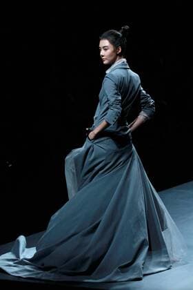 BEIJING, CHINA - NOVEMBER 01: Actress Che Xiao showcases designs on the runway at AM.IXAM collection by Ma Ying during the Mercedes-Benz China Fashion Week Spring Summer 2017 at Banquet Hall of Beijing Hotel on November 1, 2016 in Beijing, China.  CFP494828332