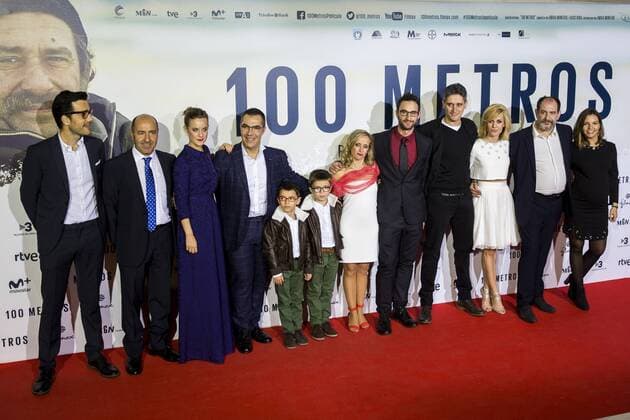 Dani Rovira, Marel Barrena, Alexandra jimenez, Karra Elejalde during the premier of the film 100 METROS at Capitol Cinema in Madrid, Spain. November 02, 2016.  (20161102061)