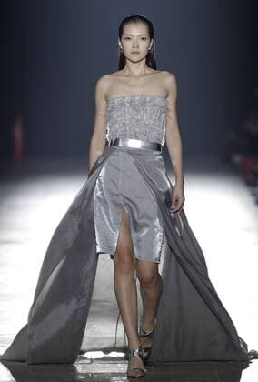(161103) -- BEIJING, Nov. 3, 2016 -- A model presents a creation of Ellassay duing the China Fashion Week in Beijing, capital of China, Nov. 2, 2016. ) (wf) CHINA-BEIJING-FASHION WEEK (CN) ChenxJianli 