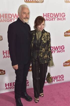 Rick Baker mit Begleitung bei der Premiere des Kinofilms Hedwig and the Angry Inch im Hollywood Pantages Theatre. Los Angeles, 02.11.2016 Foto:xD.xStarbuckx xFuturexImage