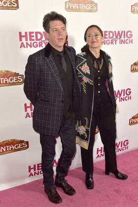 Joe Henry mit Gattin Melanie Ciccone bei der Premiere des Kinofilms Hedwig and the Angry Inch im Hollywood Pantages Theatre. Los Angeles, 02.11.2016 Foto:xD.xStarbuckx xFuturexImage