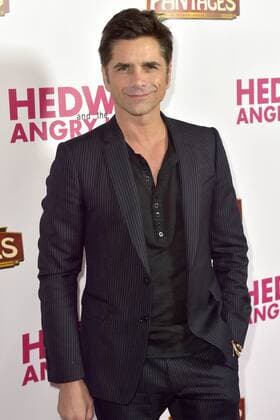 John Stamos bei der Premiere des Kinofilms Hedwig and the Angry Inch im Hollywood Pantages Theatre. Los Angeles, 02.11.2016 Foto:xD.xStarbuckx xFuturexImage
