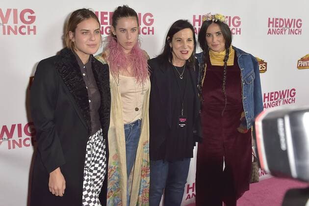 Tallulah Belle Willis, Scout LaRue Willis, Arianne Phillips und Demi Moore bei der Premiere des Kinofilms Hedwig and the Angry Inch im Hollywood Pantages Theatre. Los Angeles, 02.11.2016 Foto:xD.xStarbuckx xFuturexImage