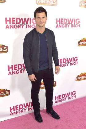 Taylor Lautner bei der Premiere des Kinofilms Hedwig and the Angry Inch im Hollywood Pantages Theatre. Los Angeles, 02.11.2016 Foto:xD.xStarbuckx xFuturexImage