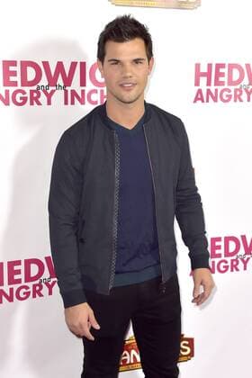 Taylor Lautner bei der Premiere des Kinofilms Hedwig and the Angry Inch im Hollywood Pantages Theatre. Los Angeles, 02.11.2016 Foto:xD.xStarbuckx xFuturexImage