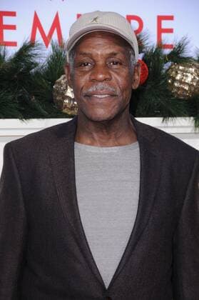 Filmpremiere Almost Christmas in Los Angeles November 3, 2016 - Westwood, CA, United States - 03 November 2016 - Westwood, California. Danny Glover. Premiere Of Universal s Almost Christmas held at Regency Village Theatre. Photo Credit: AdMedia Westwood United States - ZUMAa123 20161103_zaa_a123_080