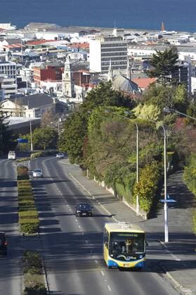 New Zealand, Otago, Dunedin, Passenger Bus, Stuart Street  Copyright: xDavidxWallxPhotographyx xDanitaxDelimont AU02 DWA5772