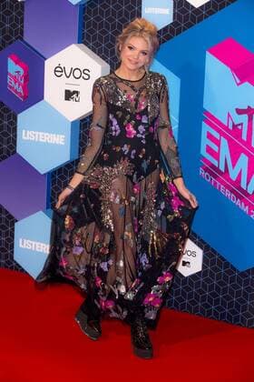 Becca Dudle arrives at the MTV Europe Music Awards in Rotterdam, The Netherlands on November 6, 2016.  ROT20161106808 SVENxHOOGERHUIS