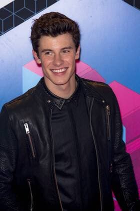Shawn Mendes arrives at the MTV Europe Music Awards in Rotterdam, The Netherlands on November 6, 2016.  ROT20161106823 SVENxHOOGERHUIS