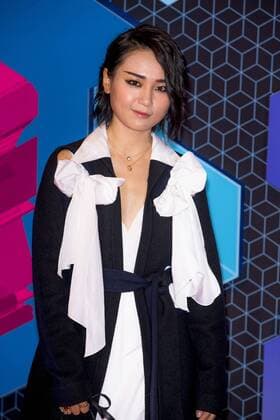 Bibi Zhou arrives at the MTV Europe Music Awards in Rotterdam, The Netherlands on November 6, 2016.  ROT20161106868 SVENxHOOGERHUIS
