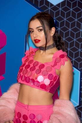 Charli XCX arrives at the MTV Europe Music Awards in Rotterdam, The Netherlands on November 6, 2016.  ROT20161106870 SVENxHOOGERHUIS