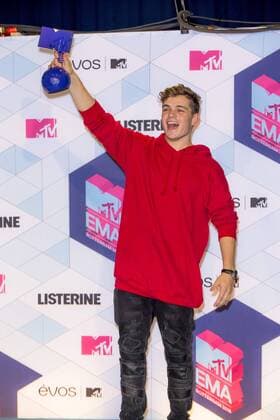 Martin Garrix arrives in the photo room during the MTV Europe Music Awards in Rotterdam, The Netherlands on November 6, 2016.  ROT20161106906 SVENxHOOGERHUIS