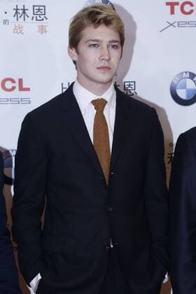 Billy Lynns Long Halftime Walk Filmpremiere in Peking BEIJING, CHINA - NOVEMBER 06: British actor Joe Alwyn attends the premiere of director Ang Lee s film Billy Lynn s Long Halftime Walk on November 6, 2016 in Beijing, China.  CFP495115812