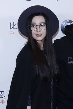 Billy Lynns Long Halftime Walk Filmpremiere in Peking BEIJING, CHINA - NOVEMBER 06: Fan Bingbing attends the premiere of director Ang Lee s film Billy Lynn s Long Halftime Walk on November 6, 2016 in Beijing, China.  CFP495115820