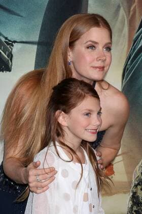LOS ANGELES - NOV 6: Abigail Pniowsky, Amy Adams at the Arrival Premiere at Village Theater on November 6, 2016 in Westwood, CA  Copyright: xKathyxHutchinsx xIPAx