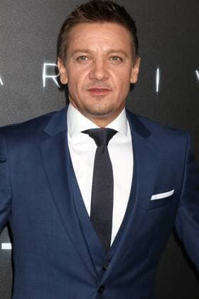 LOS ANGELES - NOV 6: Jeremy Renner at the Arrival Premiere at Village Theater on November 6, 2016 in Westwood, CA  Copyright: xKathyxHutchinsx xIPAx