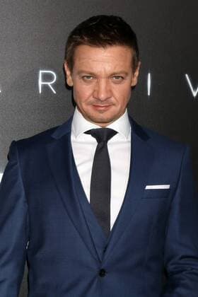 LOS ANGELES - NOV 6: Jeremy Renner at the Arrival Premiere at Village Theater on November 6, 2016 in Westwood, CA  Copyright: xKathyxHutchinsx xIPAx