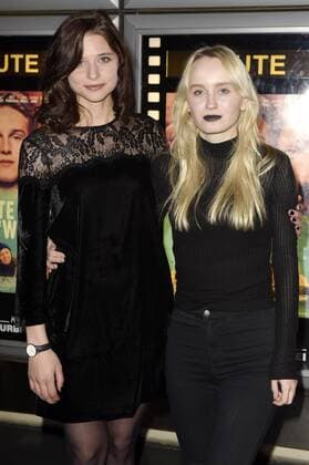 Svenja Jung und Ada Philine Stappenbeck bei der Premiere des Kinofilms Die Mitte der Welt im Kino in der Kulturbrauerei. Berlin, 06.11.2016 Foto:xF.xKernx xFuturexImage