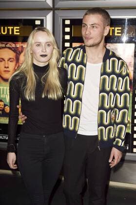 Ada Philine Stappenbeck und Jannik Schümann bei der Premiere des Kinofilms Die Mitte der Welt im Kino in der Kulturbrauerei. Berlin, 06.11.2016 Foto:xF.xKernx xFuturexImage