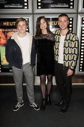 Louis Hofmann, Svenja Jung und Jannik Schümann bei der Premiere des Kinofilms Die Mitte der Welt im Kino in der Kulturbrauerei. Berlin, 06.11.2016 Foto:xF.xKernx xFuturexImage