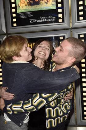 Louis Hofmann, Svenja Jung und Jannik Schümann bei der Premiere des Kinofilms Die Mitte der Welt im Kino in der Kulturbrauerei. Berlin, 06.11.2016 Foto:xF.xKernx xFuturexImage