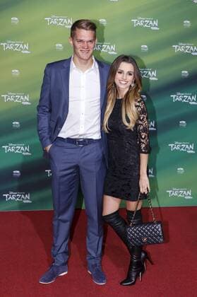 Matthias Ginter mit Freundin Christina Raphaella bei der Premiere des Musicals Tarzan im Stage Metronom Theater. Oberhausen, 06.11.2016 Foto:xC.xHardtx xFuturexImage