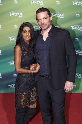 Christian Nienhaus mit Freundin Schildrop Gusmann bei der Premiere des Musicals Tarzan im Stage Metronom Theater. Oberhausen, 06.11.2016 Foto:xC.xHardtx xFuturexImage