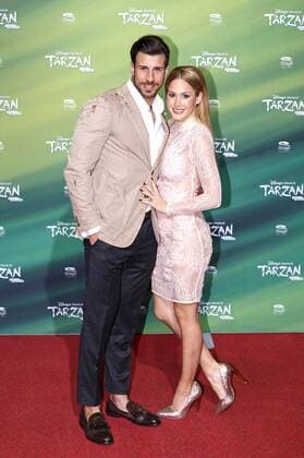Leonard Freier und Angelina Heger bei der Premiere des Musicals Tarzan im Stage Metronom Theater. Oberhausen, 06.11.2016 Foto:xC.xHardtx xFuturexImage