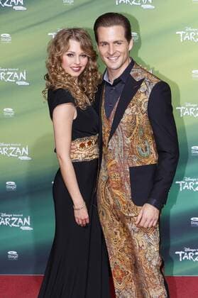 Tessa Sunniva van Tol und Alexander Klaws bei der Premiere des Musicals Tarzan im Stage Metronom Theater. Oberhausen, 06.11.2016 Foto:xC.xHardtx xFuturexImage