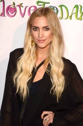 LOS ANGELES - NOV 7: Ashlee Simpson at the God VS Trump Premiere at TCL Chinese 6 Theaters on November 7, 2016 in Los Angeles, CA  Copyright: xHPAx xIPAx