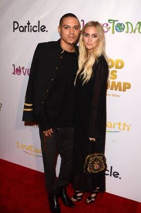 LOS ANGELES - NOV 7: Evan Ross, Ashlee Simpson at the God VS Trump Premiere at TCL Chinese 6 Theaters on November 7, 2016 in Los Angeles, CA  Copyright: xHPAx xIPAx