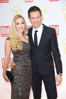 Andrea Kaiser mit Ehemann Sebastien Ogier Das Goldene Lenkrad 2016 im Axel-Springer-Haus in Berlin am 08.11.2016