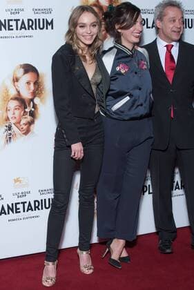 213260 Serge Arnal Starface 2016-11-08 Paris France Premiere of Planetarium movie. Premiere du film Planetarium au Rex. Lily-Rose Depp. Depp-Paradis, Lily Rose; Zlotowski, Rebecca  Copyright: xSergexArnalx xStarfacex STAR_213260_017