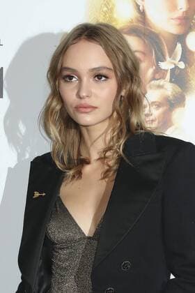 Lily Rose Depp - Photocall Film Planetarium - Paris - 08 11 2016 GwendolineLeGoff Panoramic 