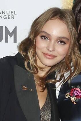 Lily Rose Depp - Photocall Film Planetarium - Paris - 08 11 2016 GwendolineLeGoff Panoramic 