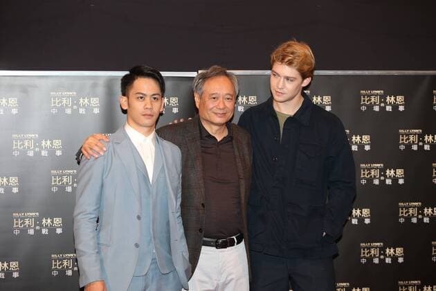 HONG KONG, CHINA - NOVEMBER 09: (L-R) Actor Mason Lee, his father director Ang Lee and British actor Joe Alwyn attend the premiere of Ang Lee s film Billy Lynn s Long Halftime Walk on November 9, 2016 in Hong Kong, China.  CFP495245844