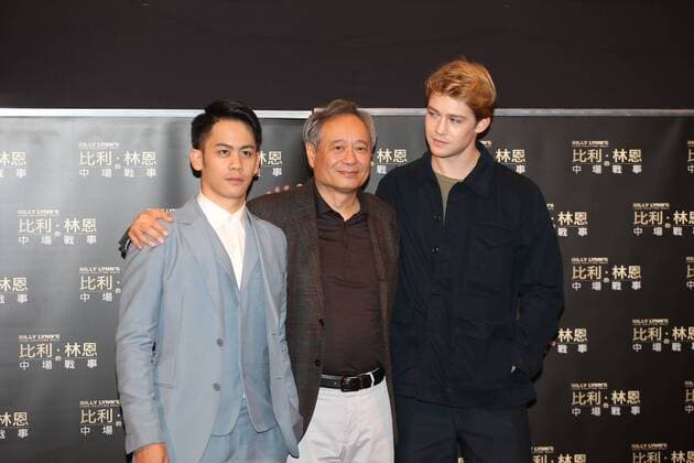 HONG KONG, CHINA - NOVEMBER 09: (L-R) Actor Mason Lee, his father director Ang Lee and British actor Joe Alwyn attend the premiere of Ang Lee s film Billy Lynn s Long Halftime Walk on November 9, 2016 in Hong Kong, China.  CFP495245851