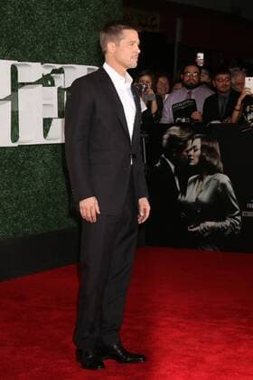 Allied Filmpremiere in Los Angeles LOS ANGELES - NOV 9: Brad Pitt at the Allied Fan Screening at the Village Theater on November 9, 2016 in Westwood, CA  Copyright: xKathyxHutchinsx xIPAx
