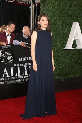 Allied Filmpremiere in Los Angeles LOS ANGELES - NOV 9: Marion Cotillard at the Allied Fan Screening at the Village Theater on November 9, 2016 in Westwood, CA  Copyright: xKathyxHutchinsx xIPAx