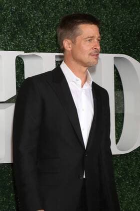 Allied Filmpremiere in Los Angeles LOS ANGELES - NOV 9: Brad Pitt at the Allied Fan Screening at the Village Theater on November 9, 2016 in Westwood, CA  Copyright: xKathyxHutchinsx xIPAx