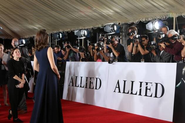 Allied Filmpremiere in Los Angeles LOS ANGELES - NOV 9: Marion Cotillard, Photographers at the Allied Fan Screening at the Village Theater on November 9, 2016 in Westwood, CA  Copyright: xKathyxHutchinsx xIPAx