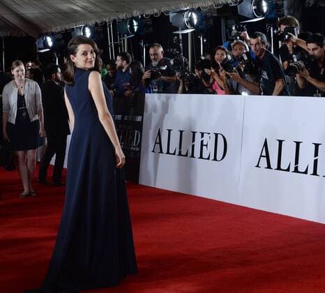 Allied Filmpremiere in Los Angeles Cast member Marion Cotillard attends the premiere of the motion picture romantic war thriller Allied at the Regency Village Theatre in the Westwood section of Los Angeles. Storyline: In 1942, an intelligence officer in North Africa encounters a female French Resistance fighter on a deadly mission behind enemy lines. When they reunite in London, their relationship is tested by the pressures of war.  LAP2016110910 JIMxRUYMEN