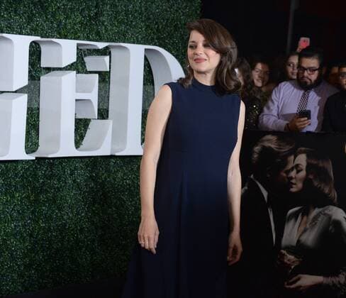Allied Filmpremiere in Los Angeles Cast member Marion Cotillard attends the premiere of the motion picture romantic war thriller Allied at the Regency Village Theatre in the Westwood section of Los Angeles. Storyline: In 1942, an intelligence officer in North Africa encounters a female French Resistance fighter on a deadly mission behind enemy lines. When they reunite in London, their relationship is tested by the pressures of war.  LAP2016110927 JIMxRUYMEN