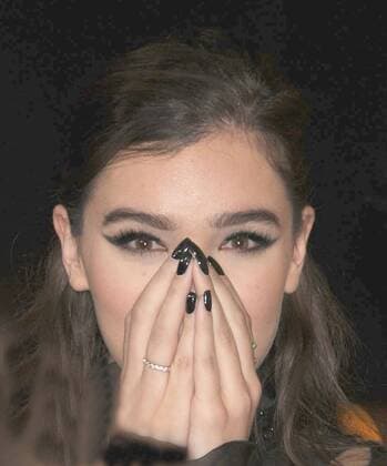November 9, 2016 - Los Angeles, California, United States - November 9th 2016 - Los Angeles California USA - Actress HAILEE STEINFELD at STX Entertainment s LA Special Screening of The Edge of Seventeen held at the Regal LA Live Theater, Los Angeles, CA Los Angeles United States - ZUMAf05_ 20161109_zaf_f05_004